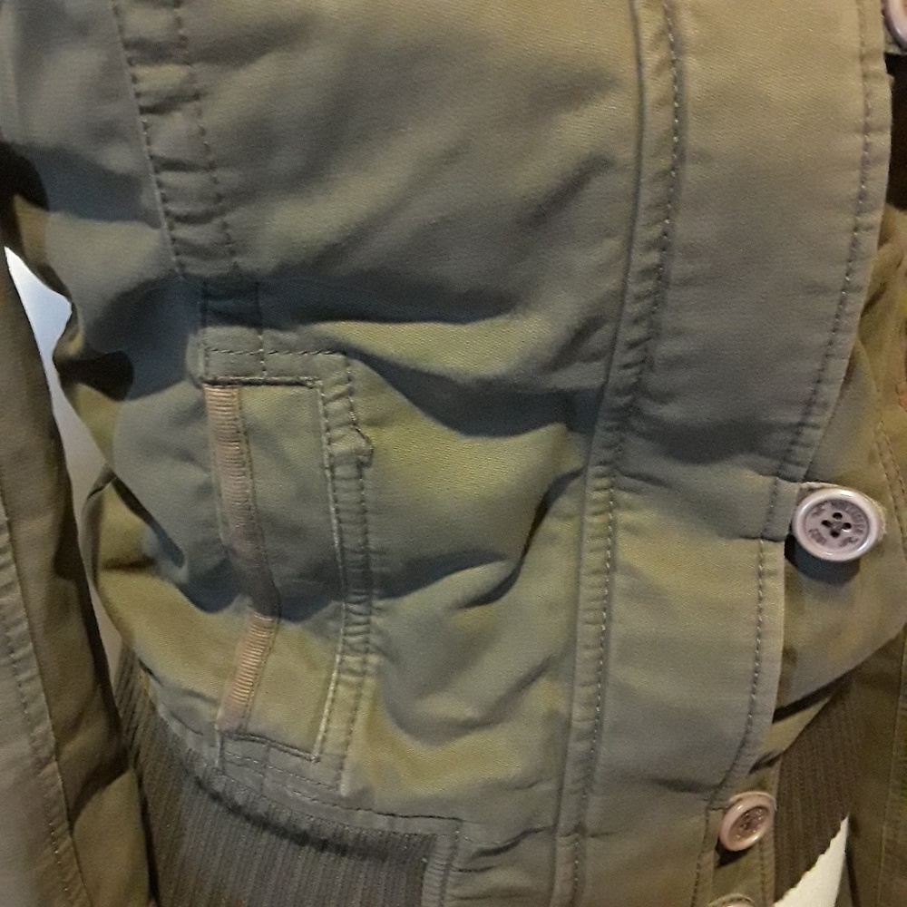 Hollister jacket - Picture 4 of 8